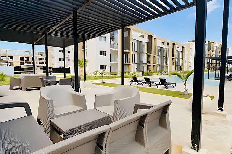 Modern 1BR with Pool and BBQ | Near Downtown