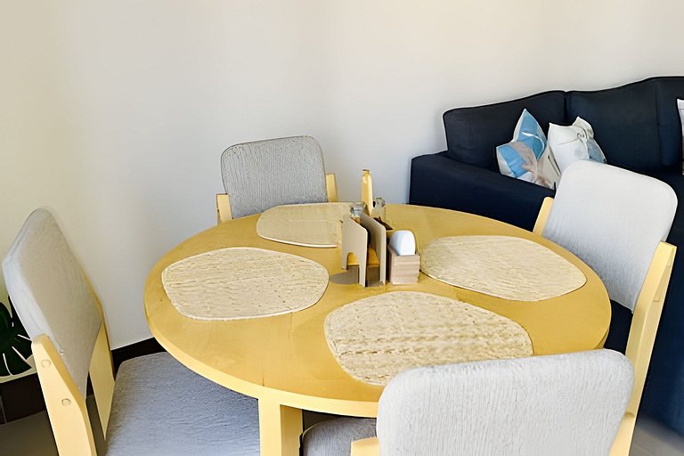 Modern 1BR with Pool and BBQ | Near Downtown