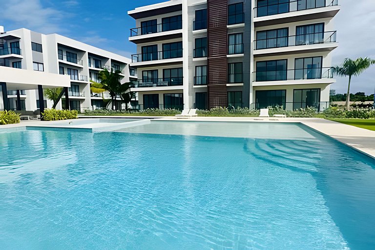 Apartment in Vistacana with Beach and Gym