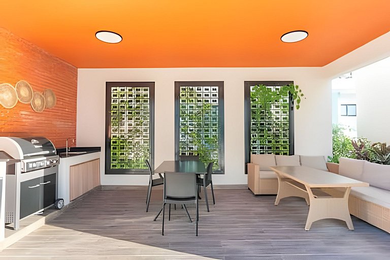 Modern and Equipped | Pool + Near Coco Bongo