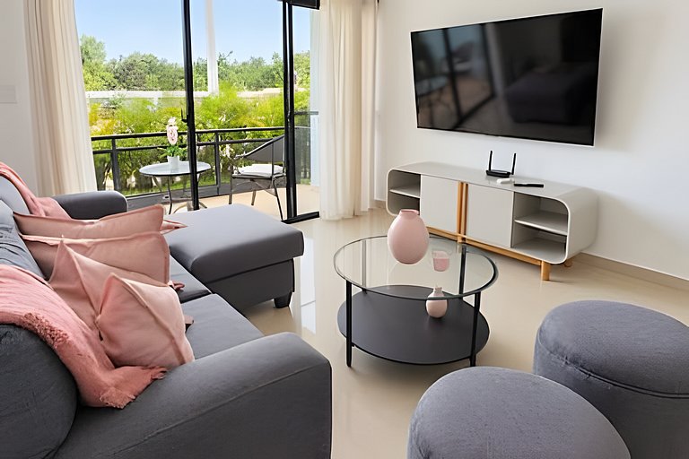2BR en Punta Cana | 3 Piscinas, Gym y Parque