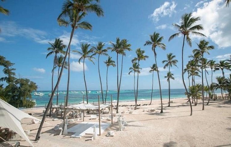 Haz de Punta Cana Tu Hogar Permanente – Estilo y Comodidad